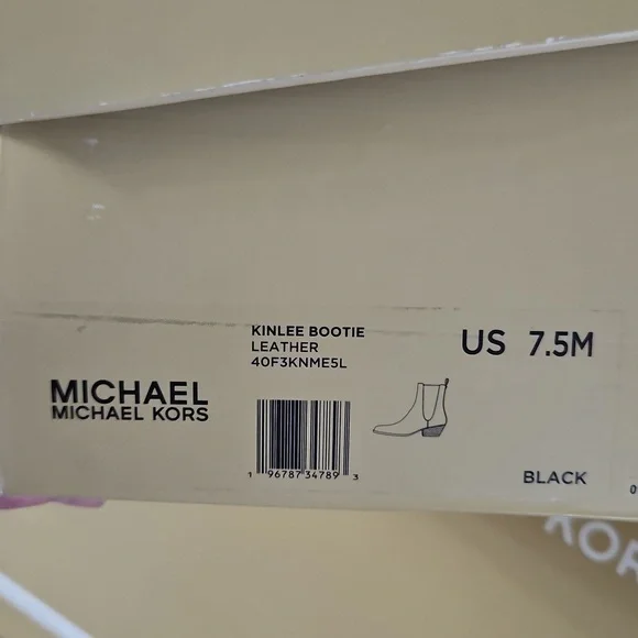 Michael Kors Kinlee Leather Bootie Size 7.5 - Picture 9 of 9